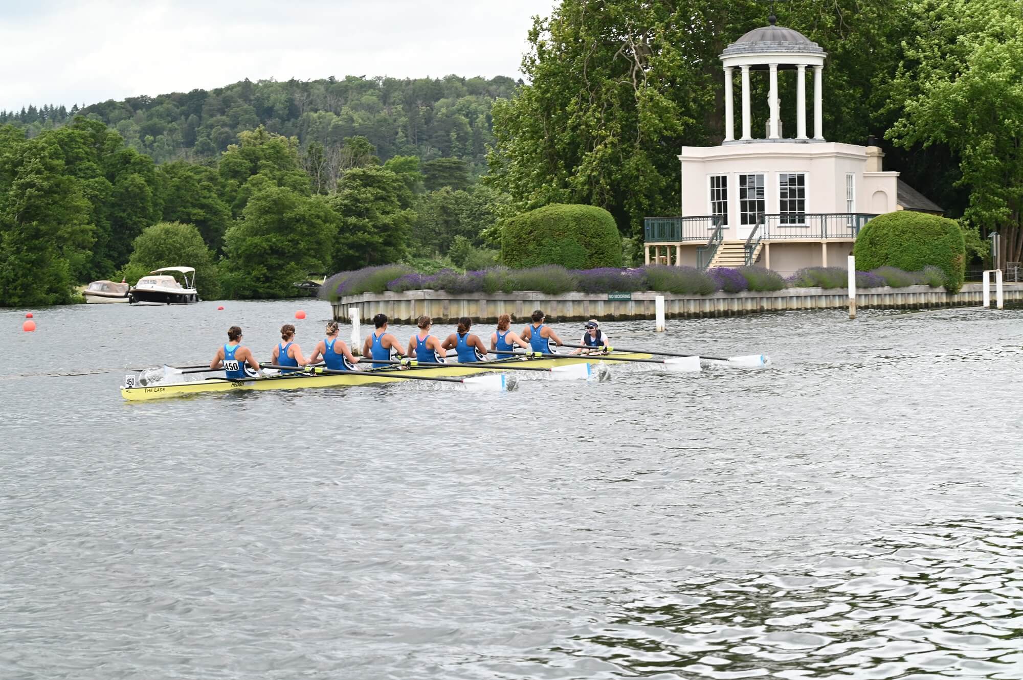 Junior women's eight racing