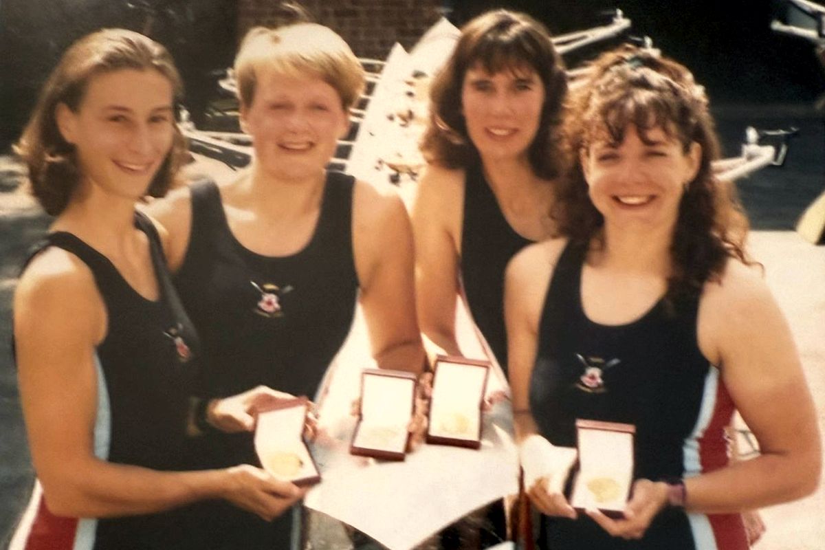 4 women with medals
