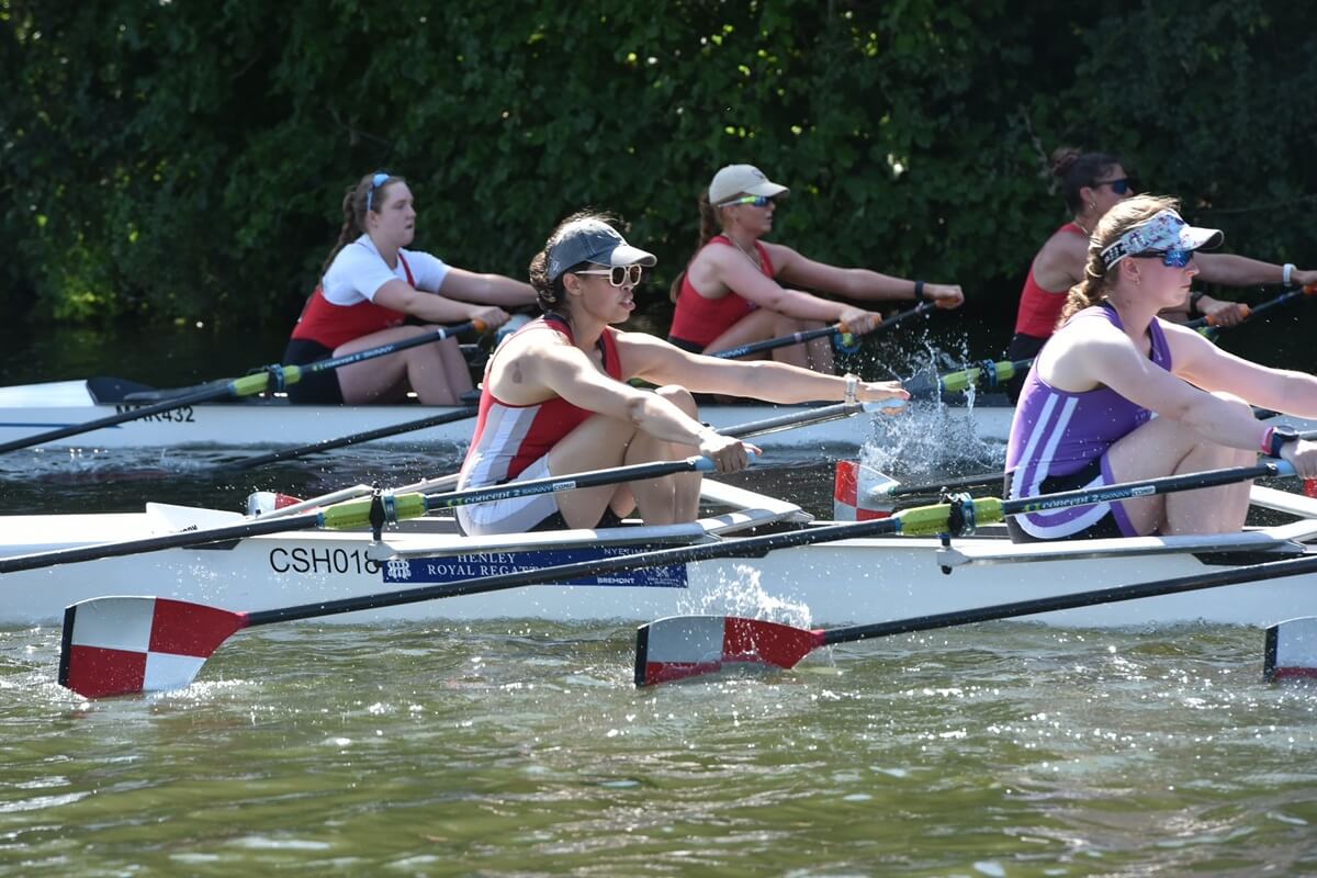 Women's quads racing off the start